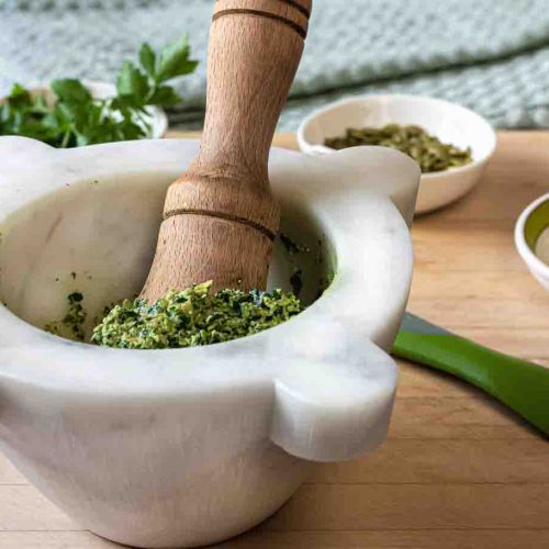 https://thenoilkitchen.com/wp-content/uploads/2022/08/Parsley-Pesto_TNK_1106a-1-500x500.jpg